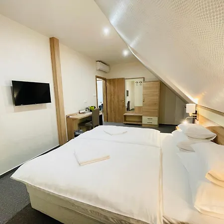 Mikes Deluxe Apartment Balatonfured