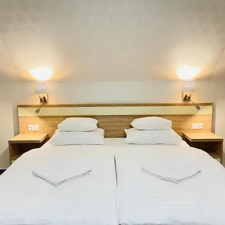 Apartment Mikes Deluxe