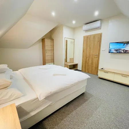 Apartament Mikes Deluxe *