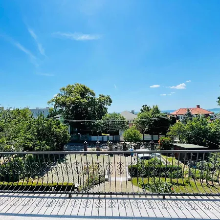 Mikes Deluxe Apartman